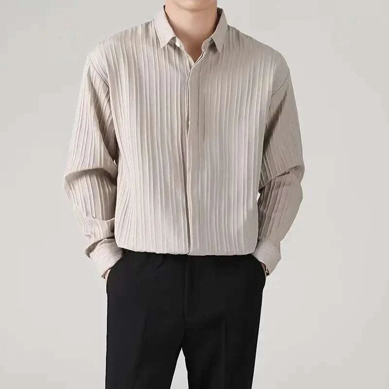 Men's business loose striped shirt for spring/summer, casual elegant style.
