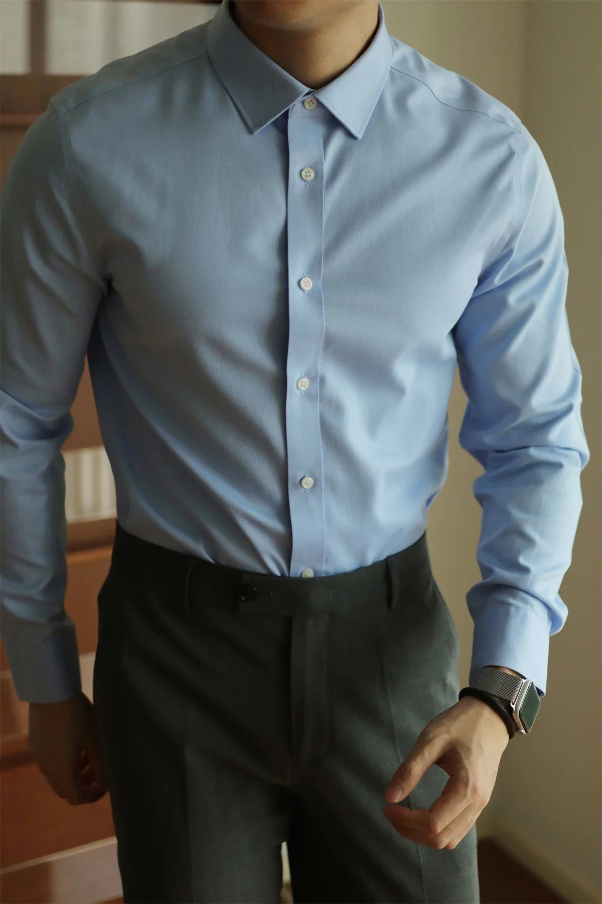 Casual office Italian shirt in soft cotton, perfect for a stylish and comfortable look.