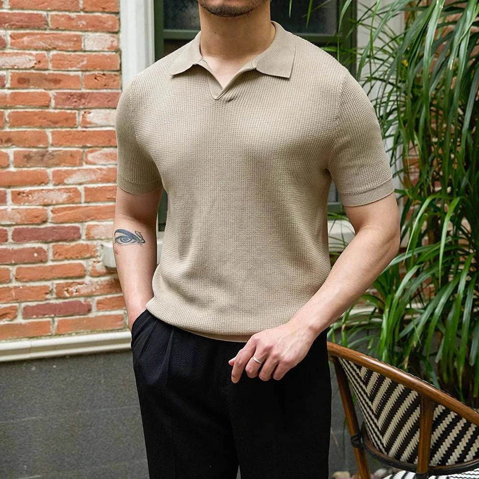 Summer v-neck polo English t-shirt for men with short sleeves, ideal for spring/summer.