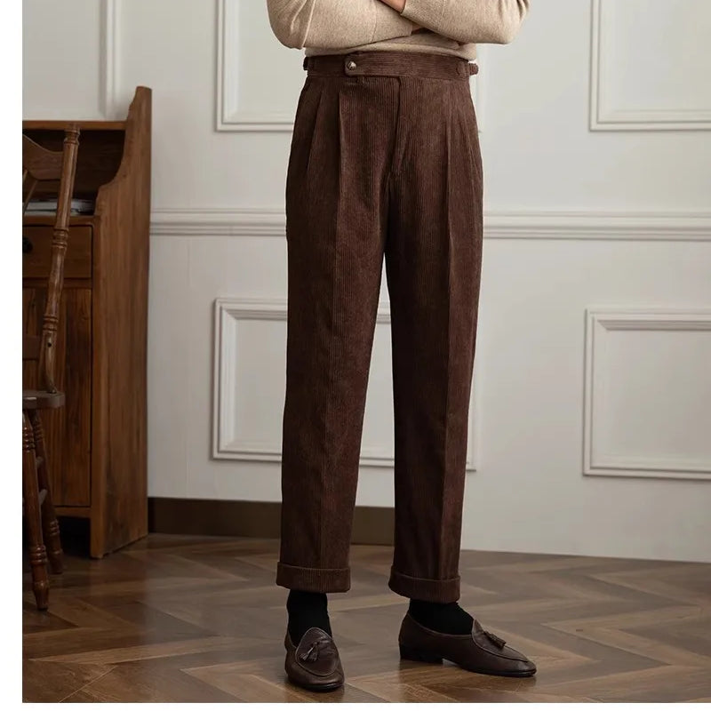 Italian old money vintage pants in a luxurious polyester-cotton blend, perfect for a modern gentleman.