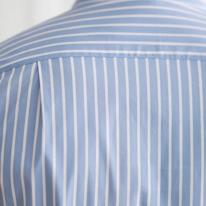 Business slim fit striped Italian shirt in soft, breathable cotton.