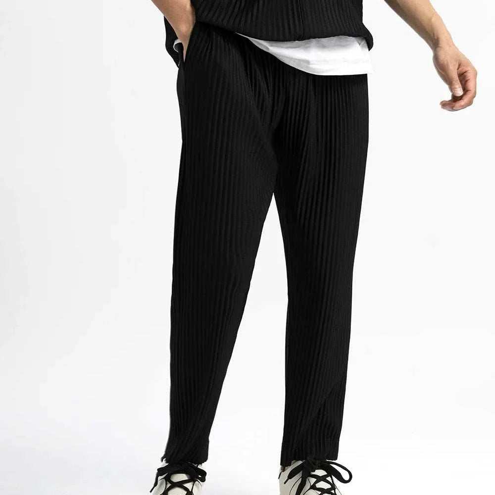 Baggy relaxed fit casual trousers for men in solid black, comfortable and stylish.