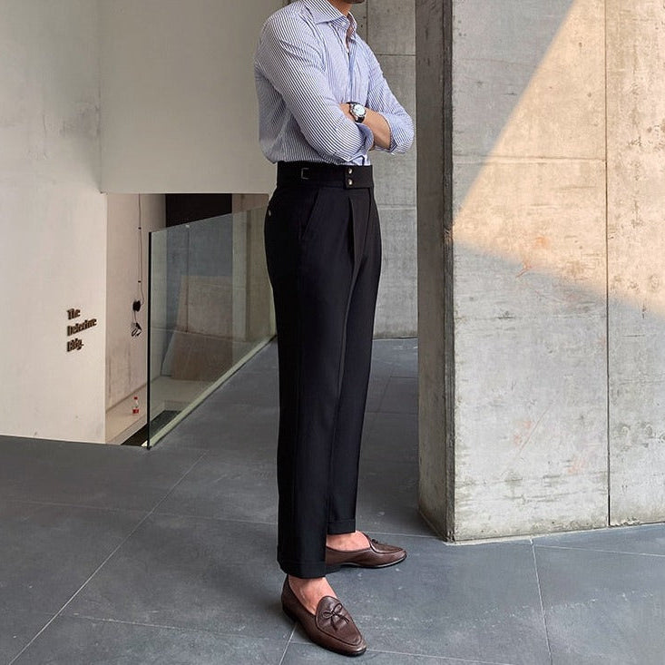 High Waist Trousers made of cotton for elegant outfits in spring and summer.