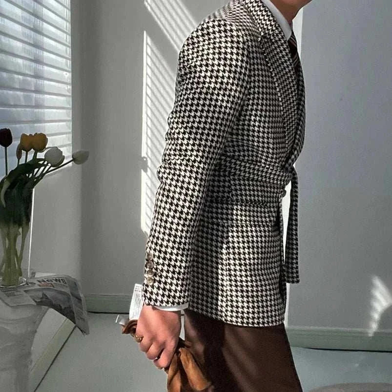 Houndstooth woolen retro suit blazer for men, elegant plaid design, professional and formal attire.
