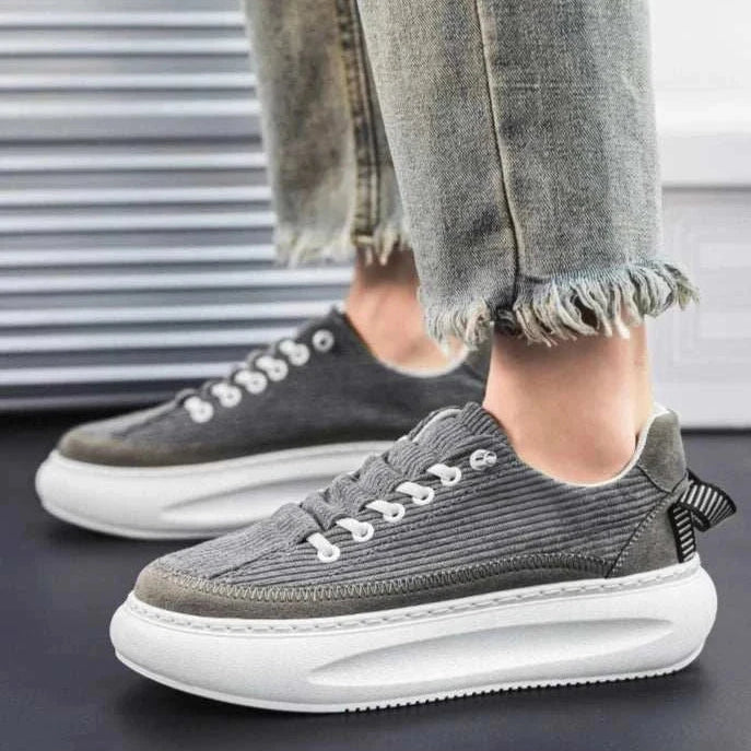 Gray Cricket bulb shoes for men, featuring a stylish and comfortable design, perfect for casual wear in spring and autumn.