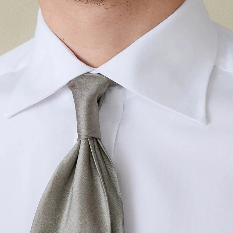 Italian style old money shirt featuring vintage long sleeves, elegant design, and soft cotton fabric.