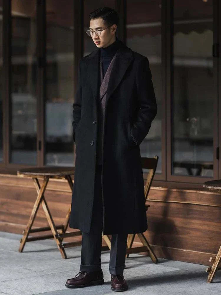 Men's single breasted trench coat for autumn/winter, polyester, black.