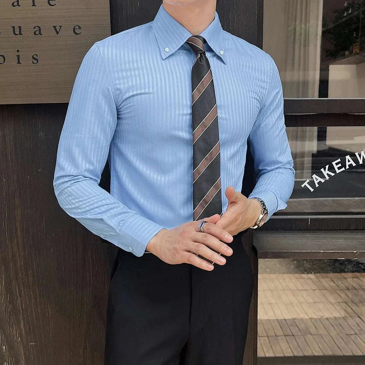 Business casual slim fit shirt for men in light blue, perfect for spring/summer.