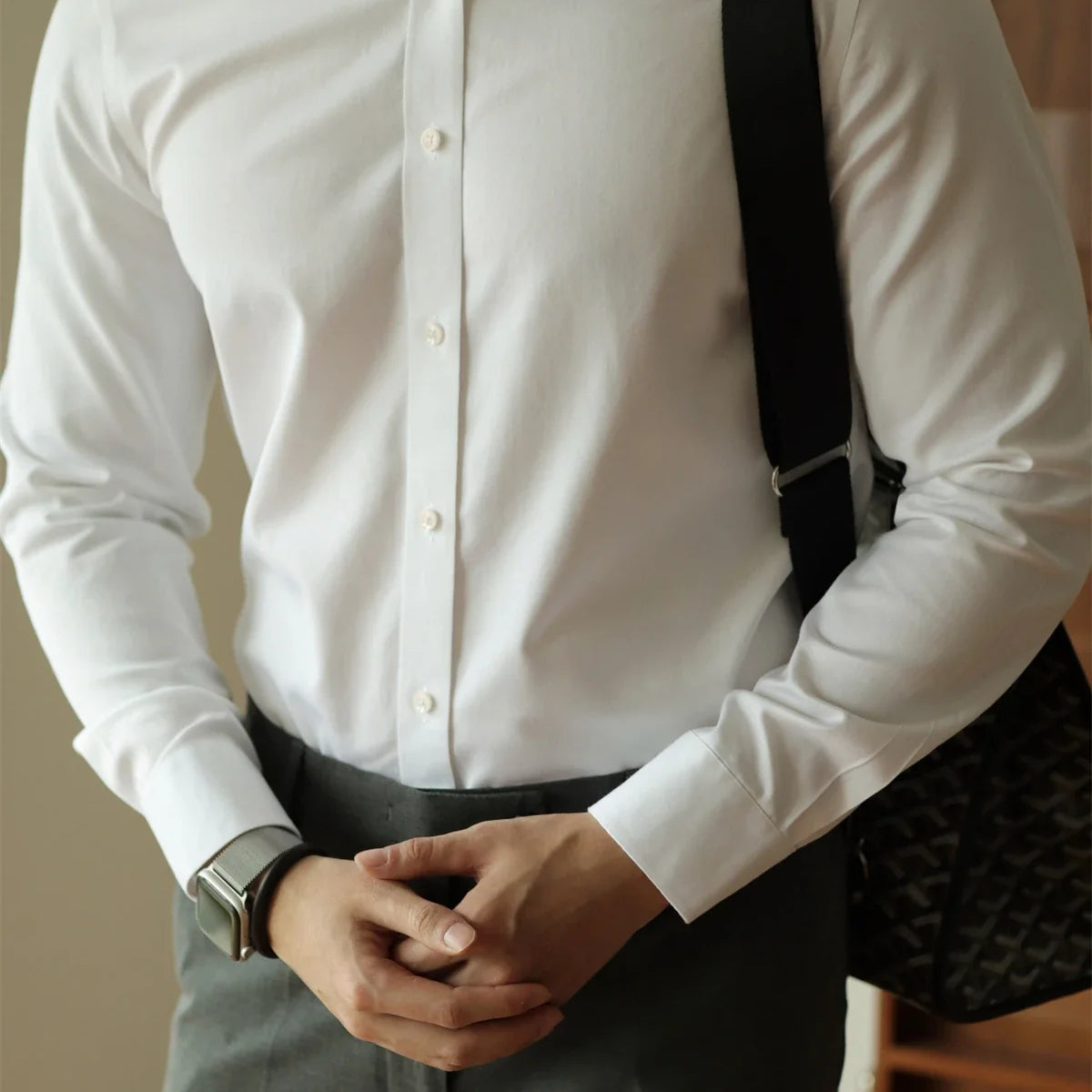 Casual office Italian shirt for men in white cotton, perfect for stylish comfort.