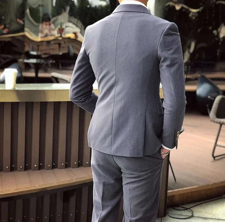 Mariage elegant suit, high-quality polyester and viscose.