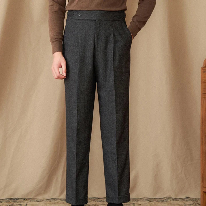 Wool winter Italian trousers for men in dark fabric.