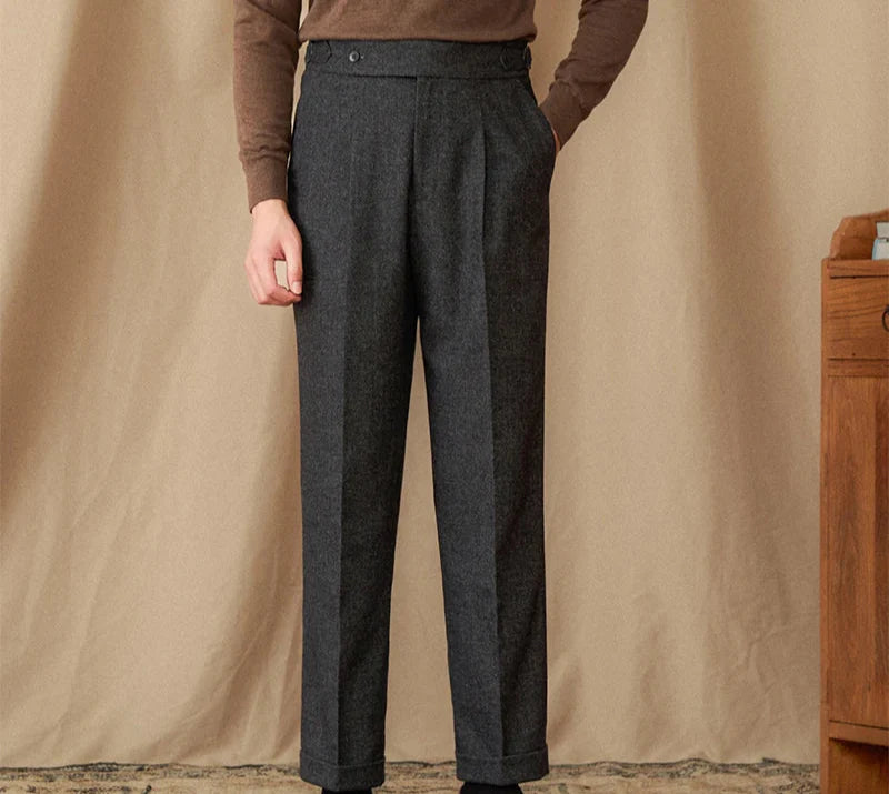 Wool winter Italian trousers for men in dark fabric.
