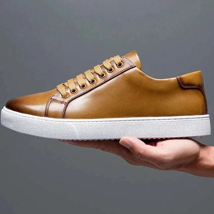 LUXELY office leather shoes in brown, breathable casual footwear for men.