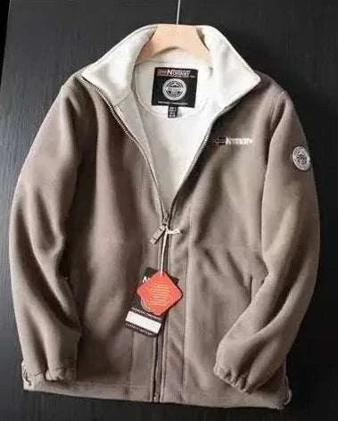 Norway puffer jacket for men in khaki with front zipper detail.