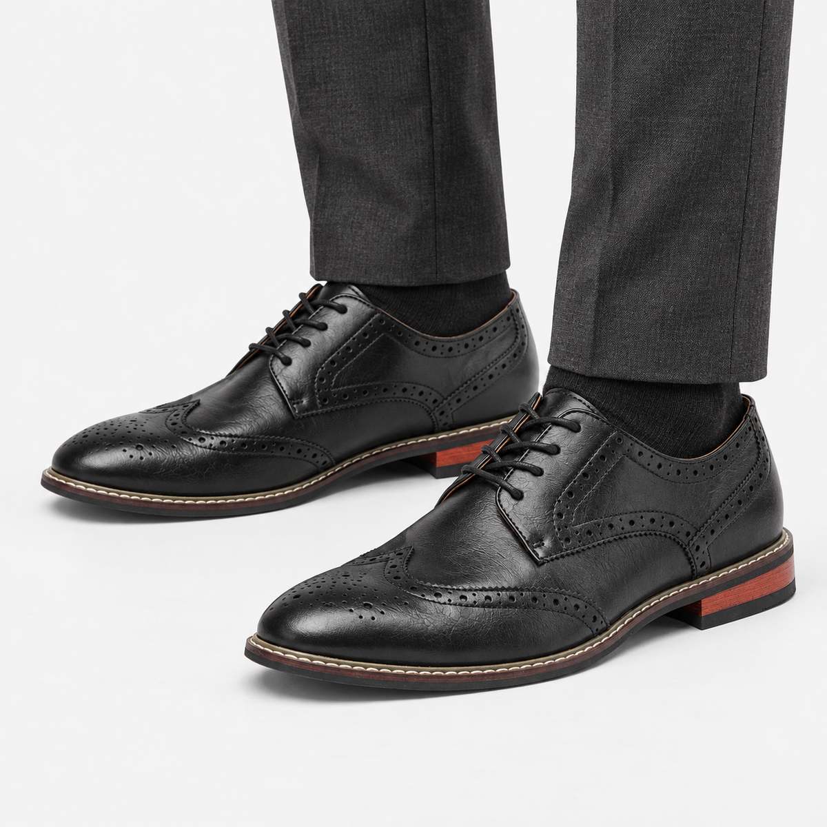 Leonardo stylish brogue elegant shoes in black, front worn view