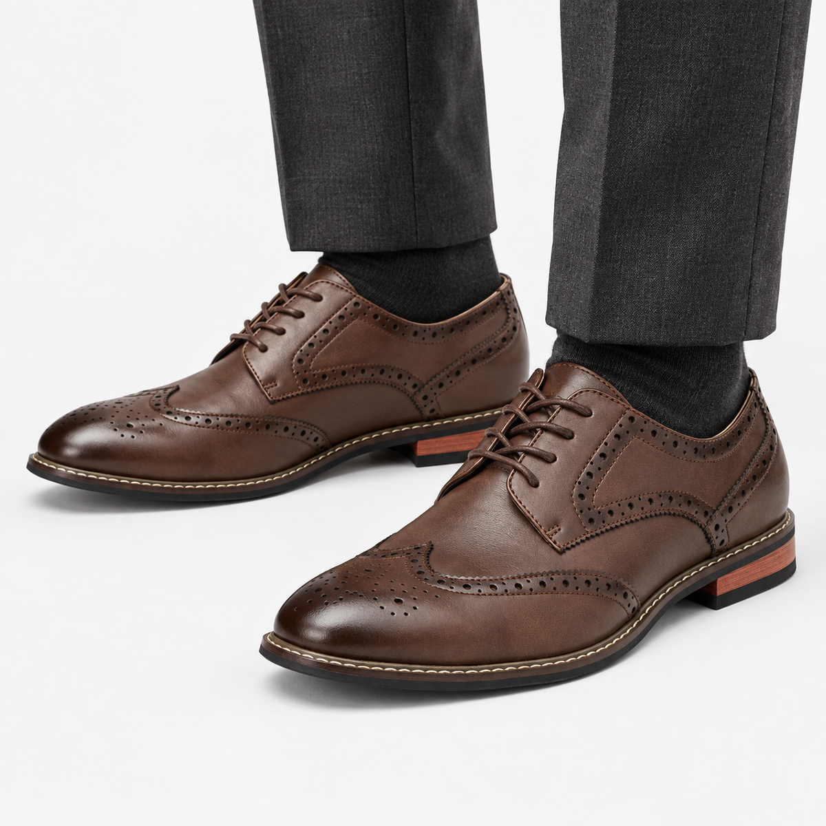 Leonardo stylish brogue elegant shoes in dark brown, front worn view