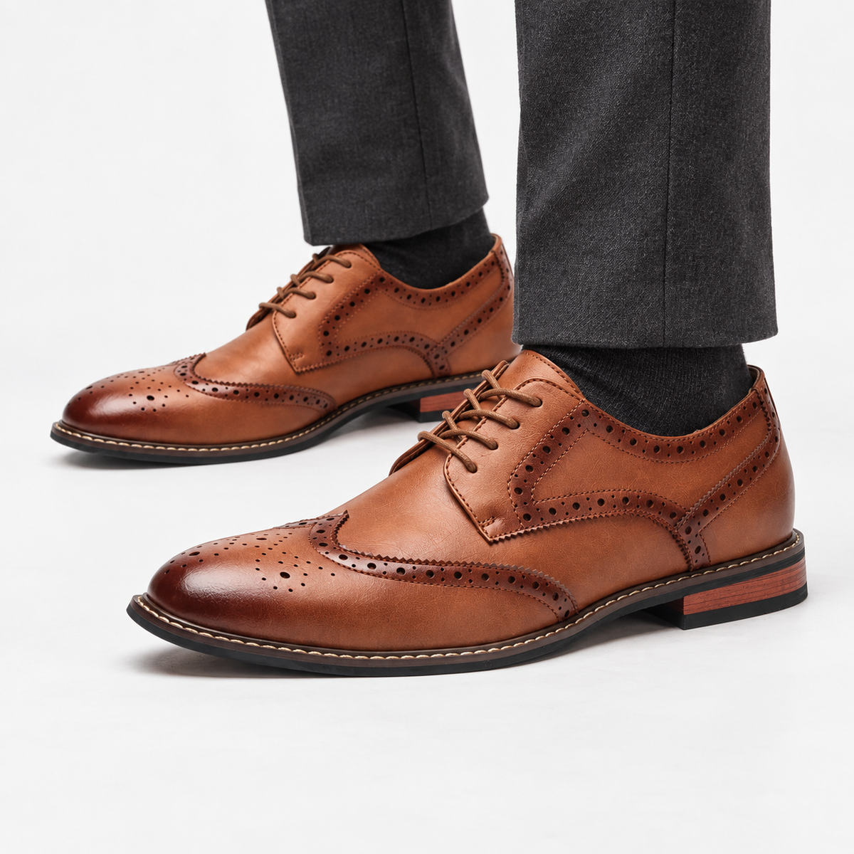 Leonardo stylish brogue elegant shoes in brown, side worn view