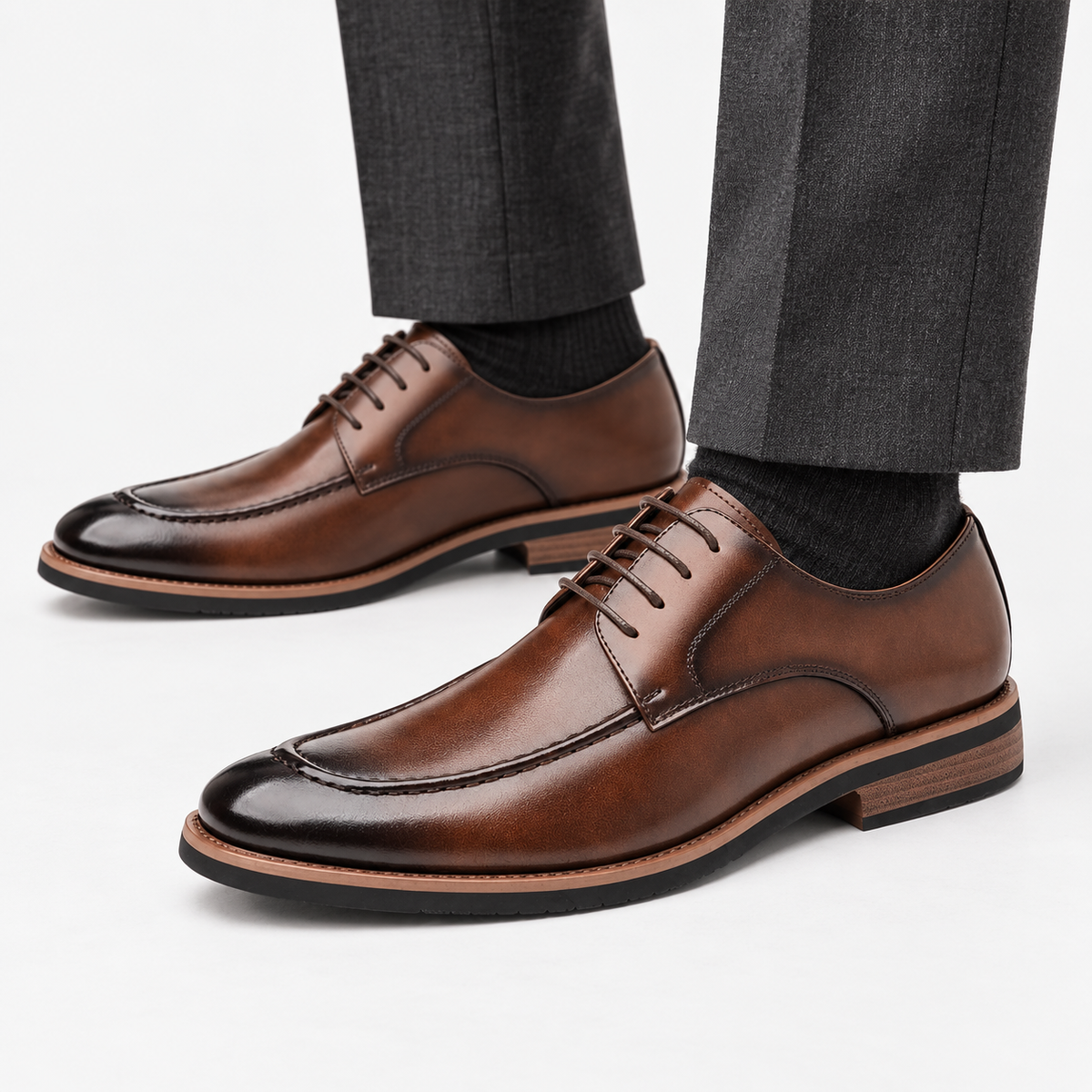 Leonardo oxford elegant shoes in brown, side worn view