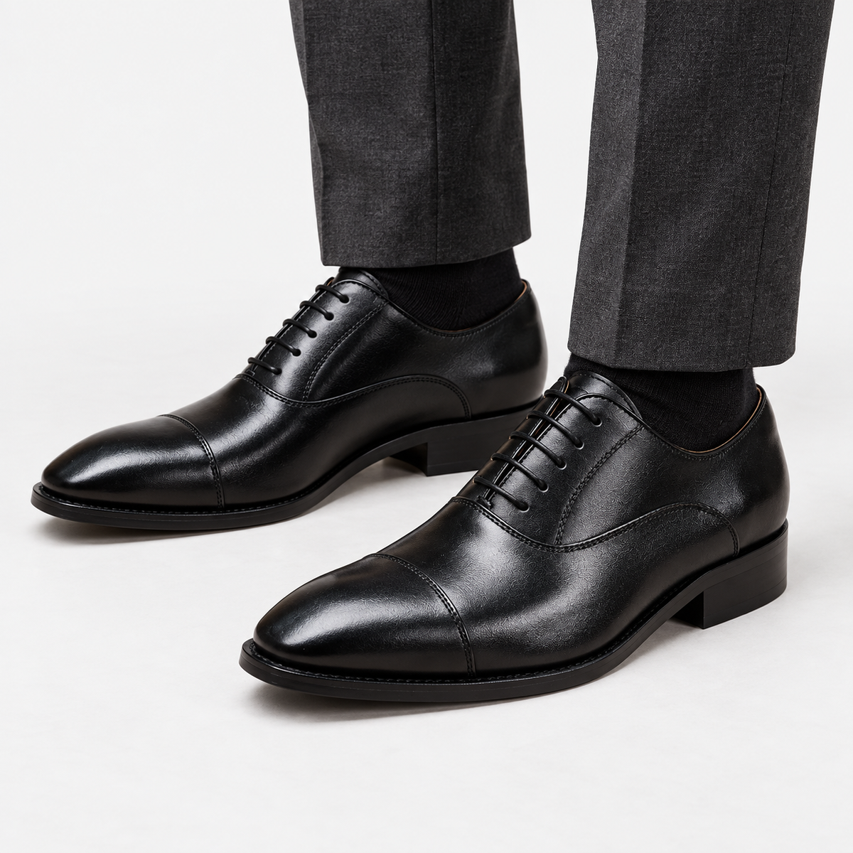 Leonardo oxford genuine leather shoes in black, front worn view