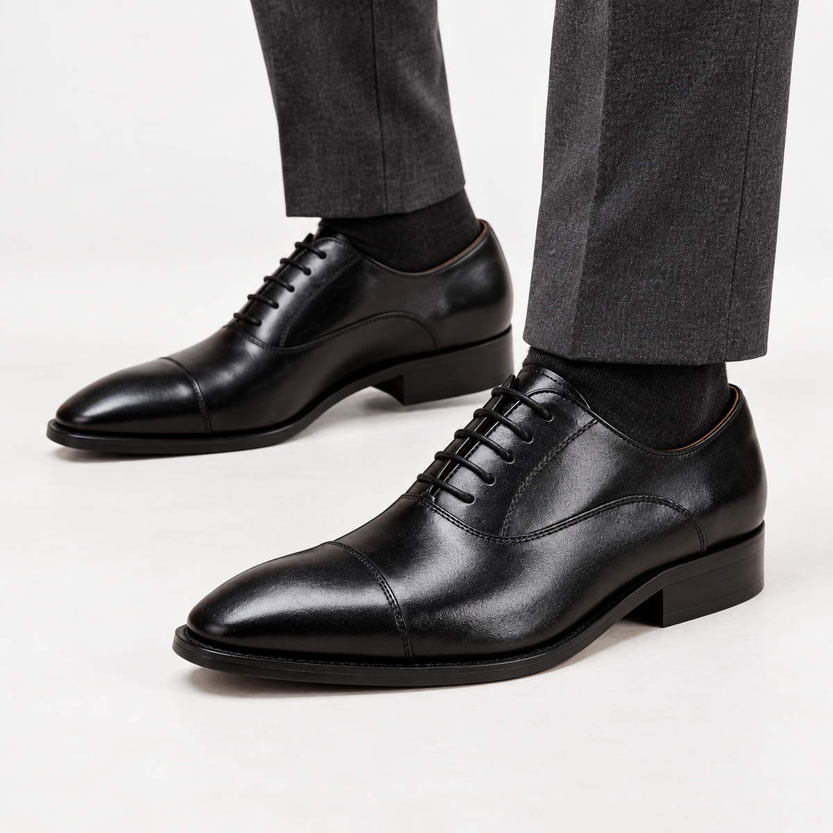 Leonardo oxford genuine leather shoes in black, side worn view