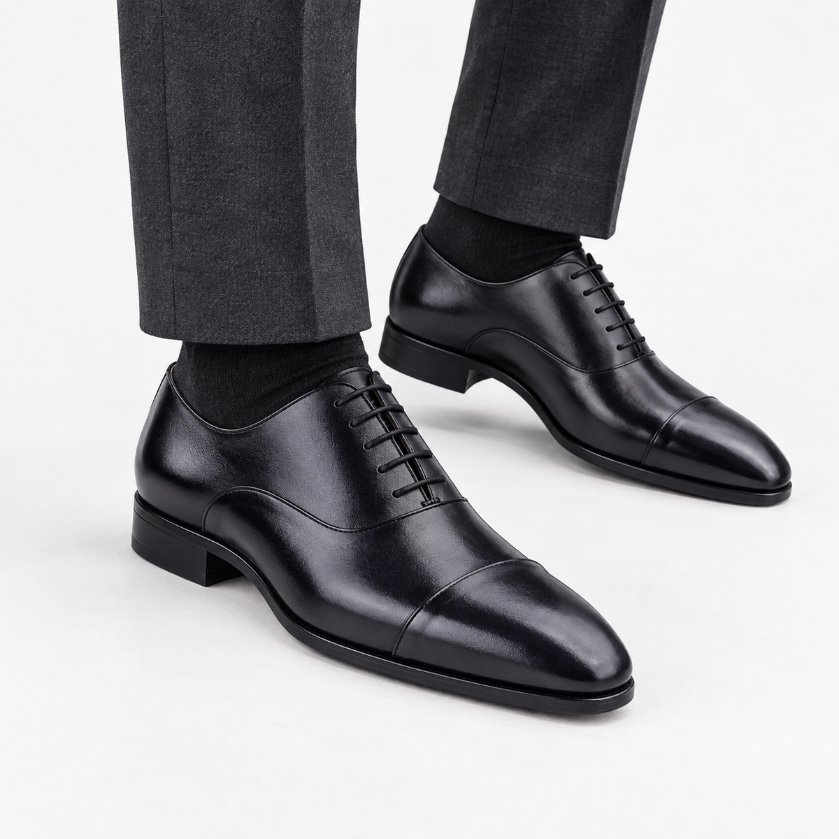 Leonardo gentleman oxford genuine leather shoes in black, side worn view