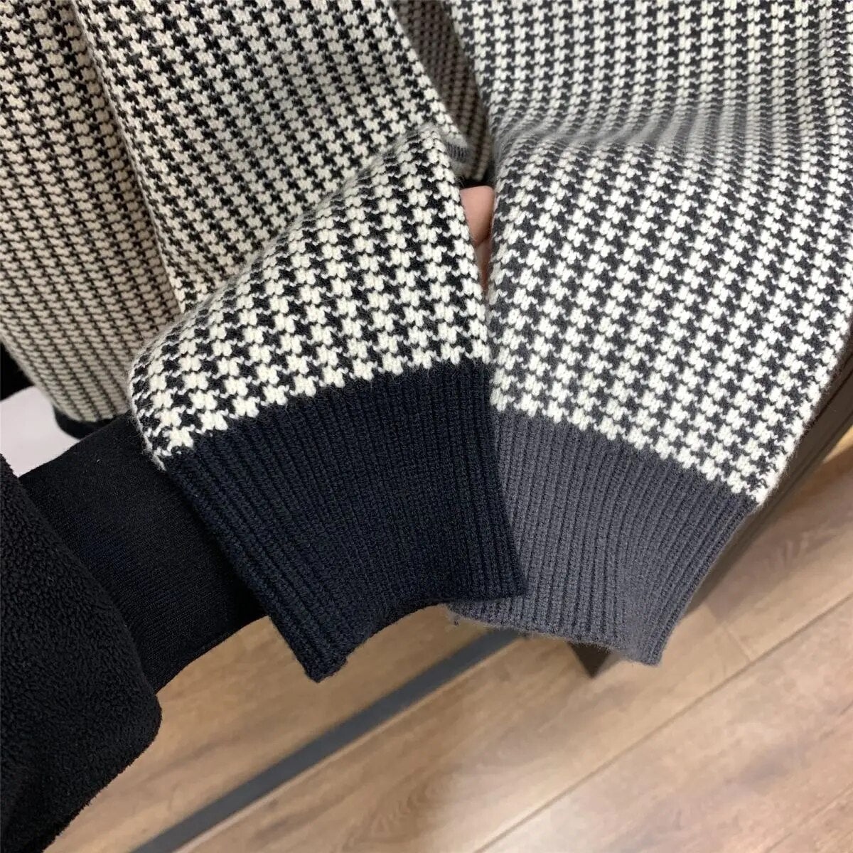 CREW Sweater - Antonios