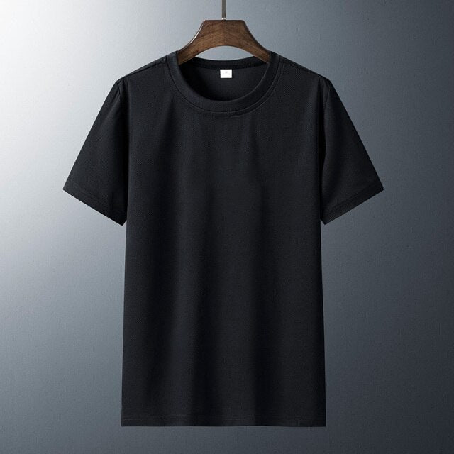 Minimalist T-Shirt in black, 100% organic cotton, men's summer collection.