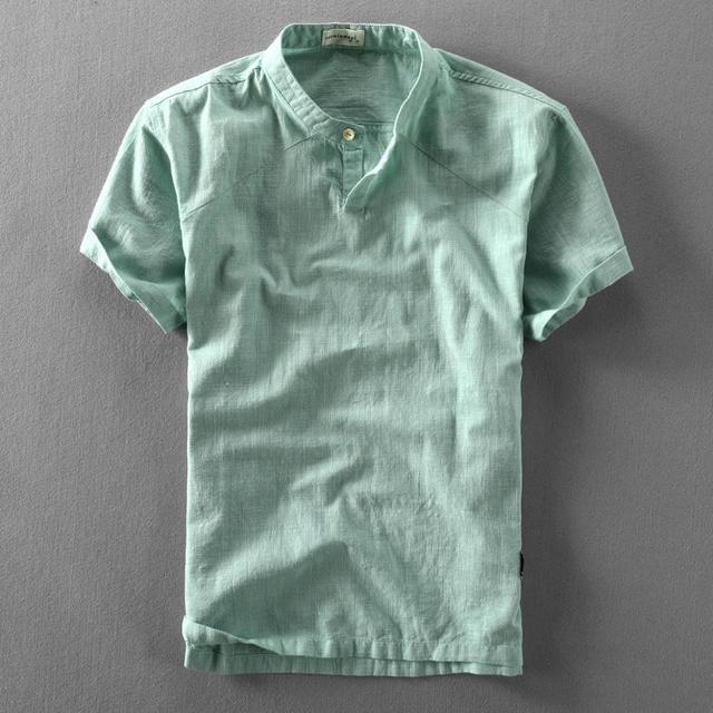 Green London T-Shirt made of 100% organic cotton for men, featuring a modern design and smart casual style.