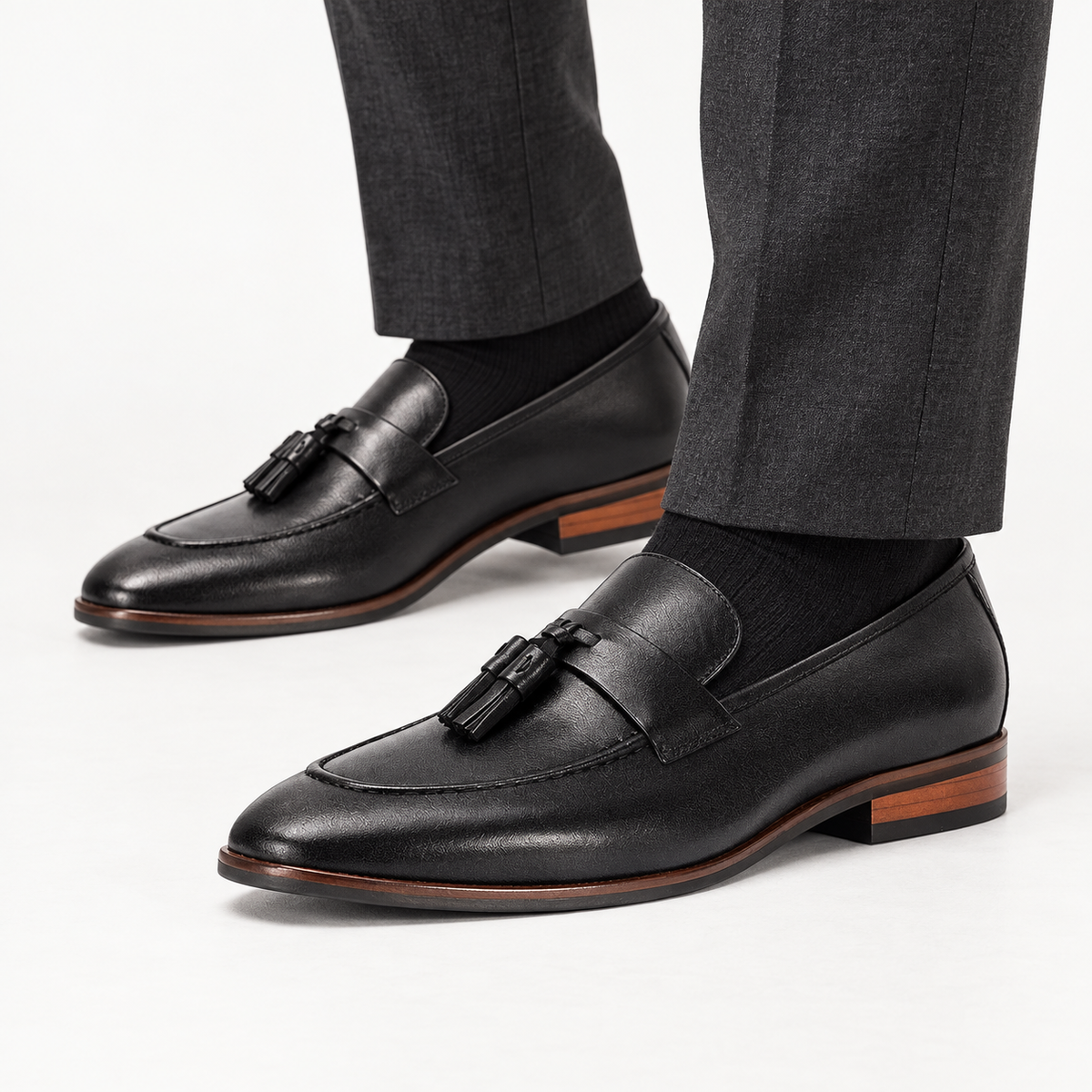 Leonardo genuine leather italian moccasins in black, side worn view