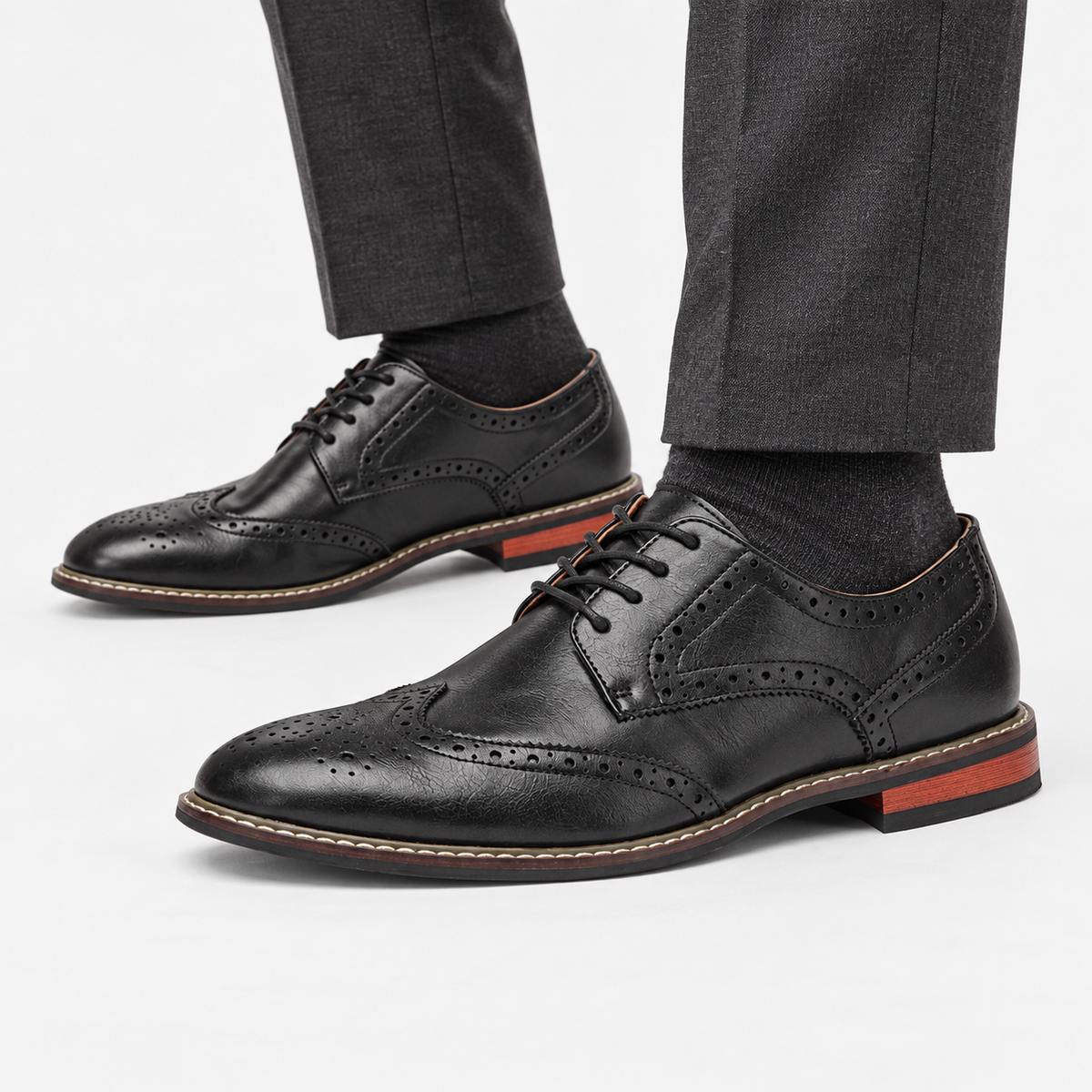 Leonardo stylish brogue elegant shoes in black, side worn view
