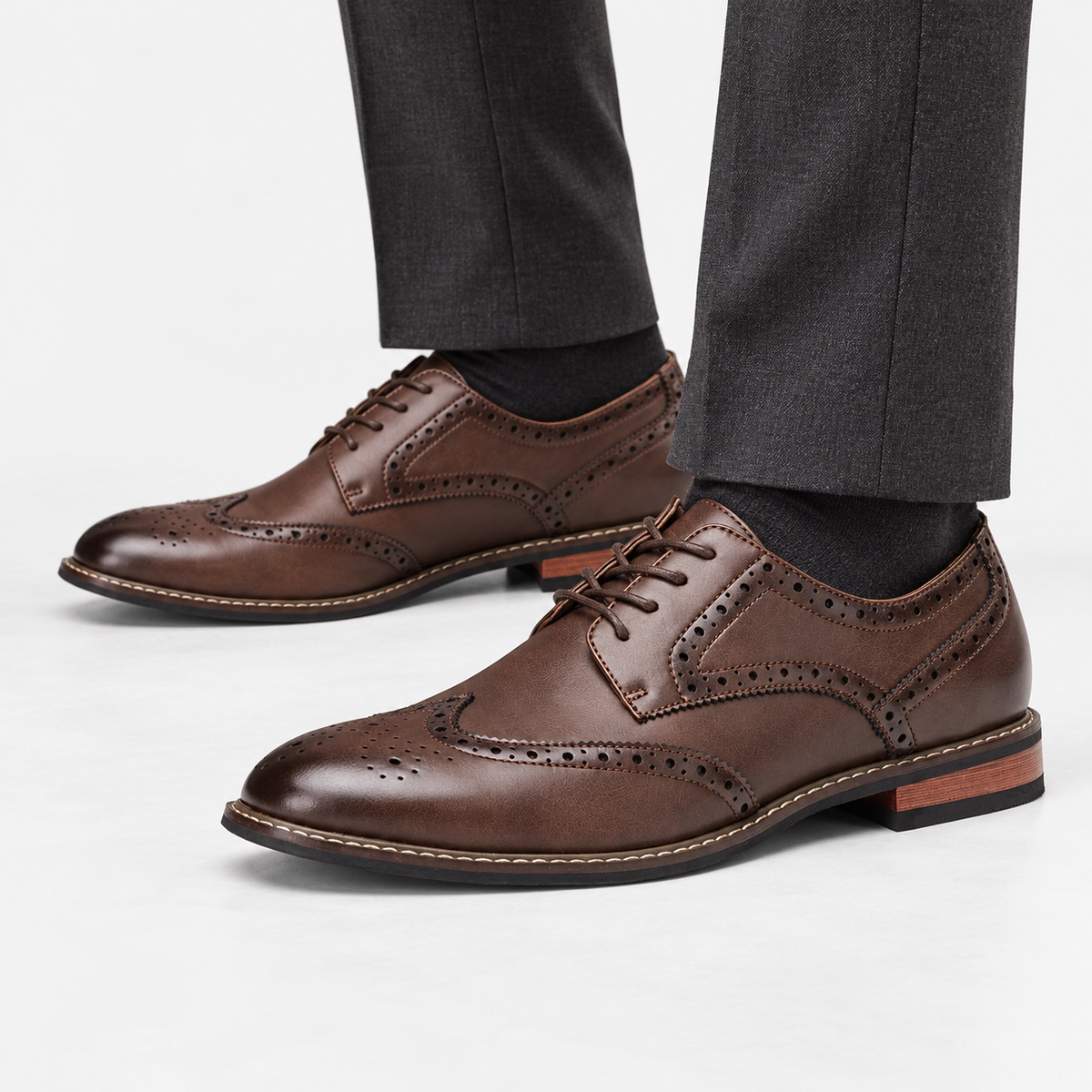 Leonardo stylish brogue elegant shoes in dark brown, side worn view