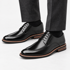 Leonardo oxford elegant shoes in black, front worn view