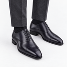 Leonardo gentleman oxford genuine leather shoes in dark grey, front worn view