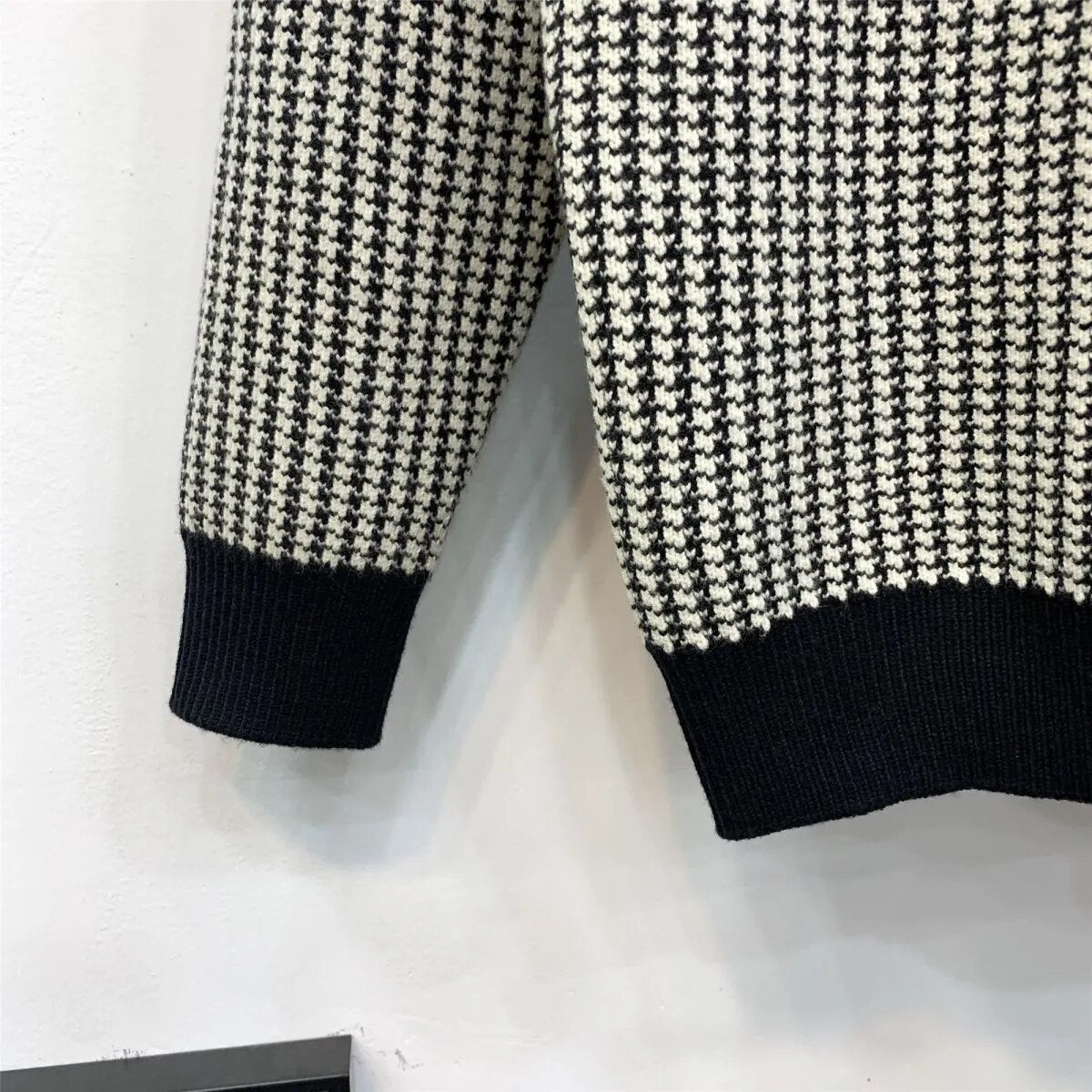 CREW Sweater - Antonios