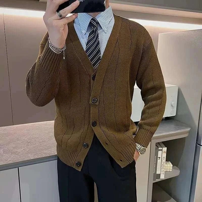 Retro v - shape winter cardigan - Antonios